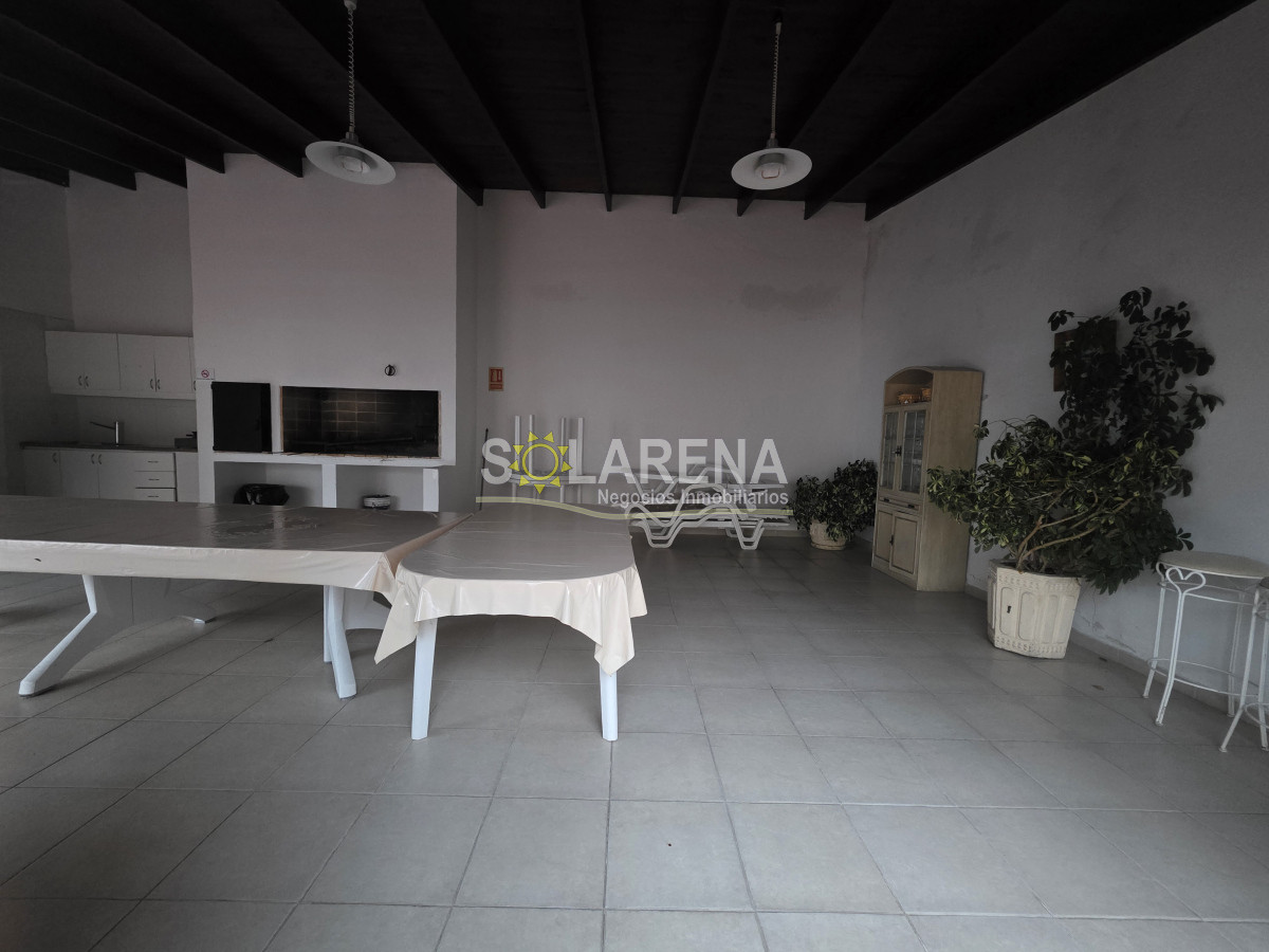 Apartamento ID.964 - EDIFICIO BAJO A UNA CUADRA DE LA PLAYA