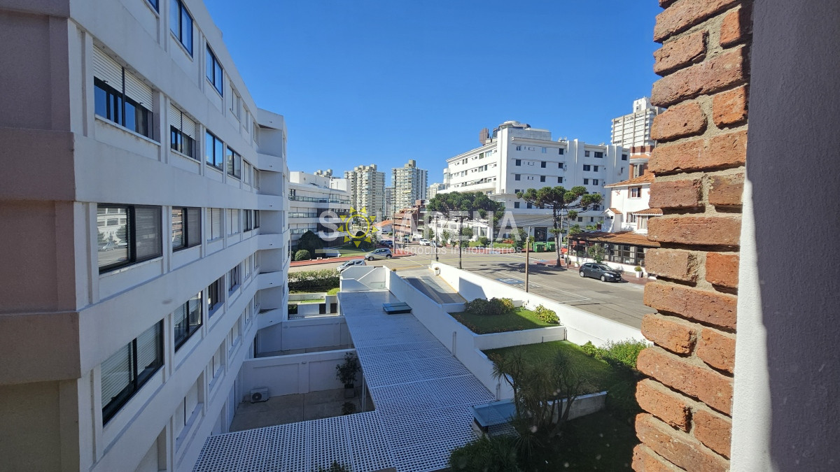 Apartamento ID.6480 - Edificio de 4 pisos con ascensor a una cuadra de la playa Mansa 