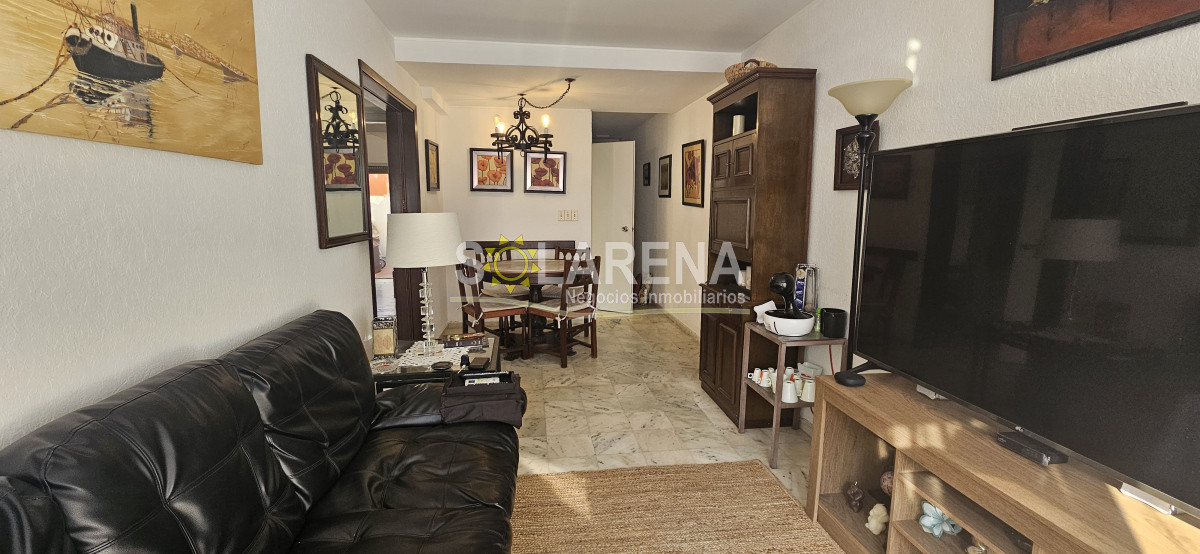 Apartamento ID.6533 - Hermoso apartamento en edificio bajo a dos cuadras de la playa
