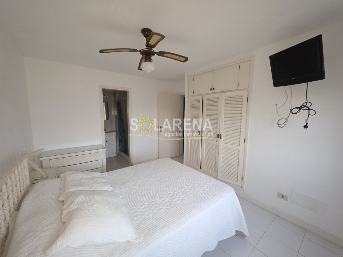 Apartamento ID.964 - EDIFICIO BAJO A UNA CUADRA DE LA PLAYA