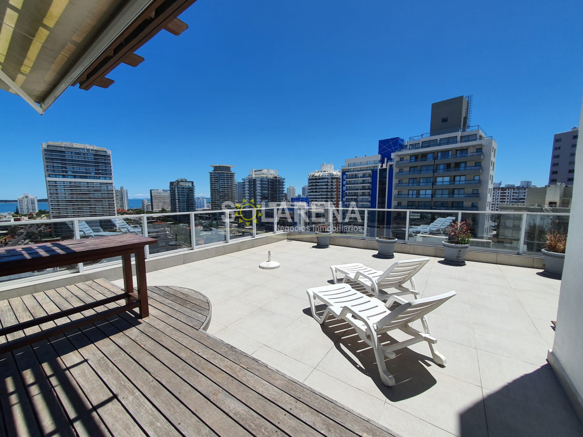 Apartamento ID.6415 - Torre de categoría frente a playa Brava