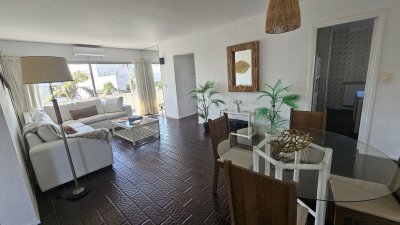 Edifico bajo a metros del puerto