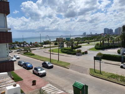 Edificio bajo a 50 metros de la playa 