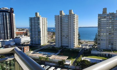 De las mejores torres frente a playa Brava