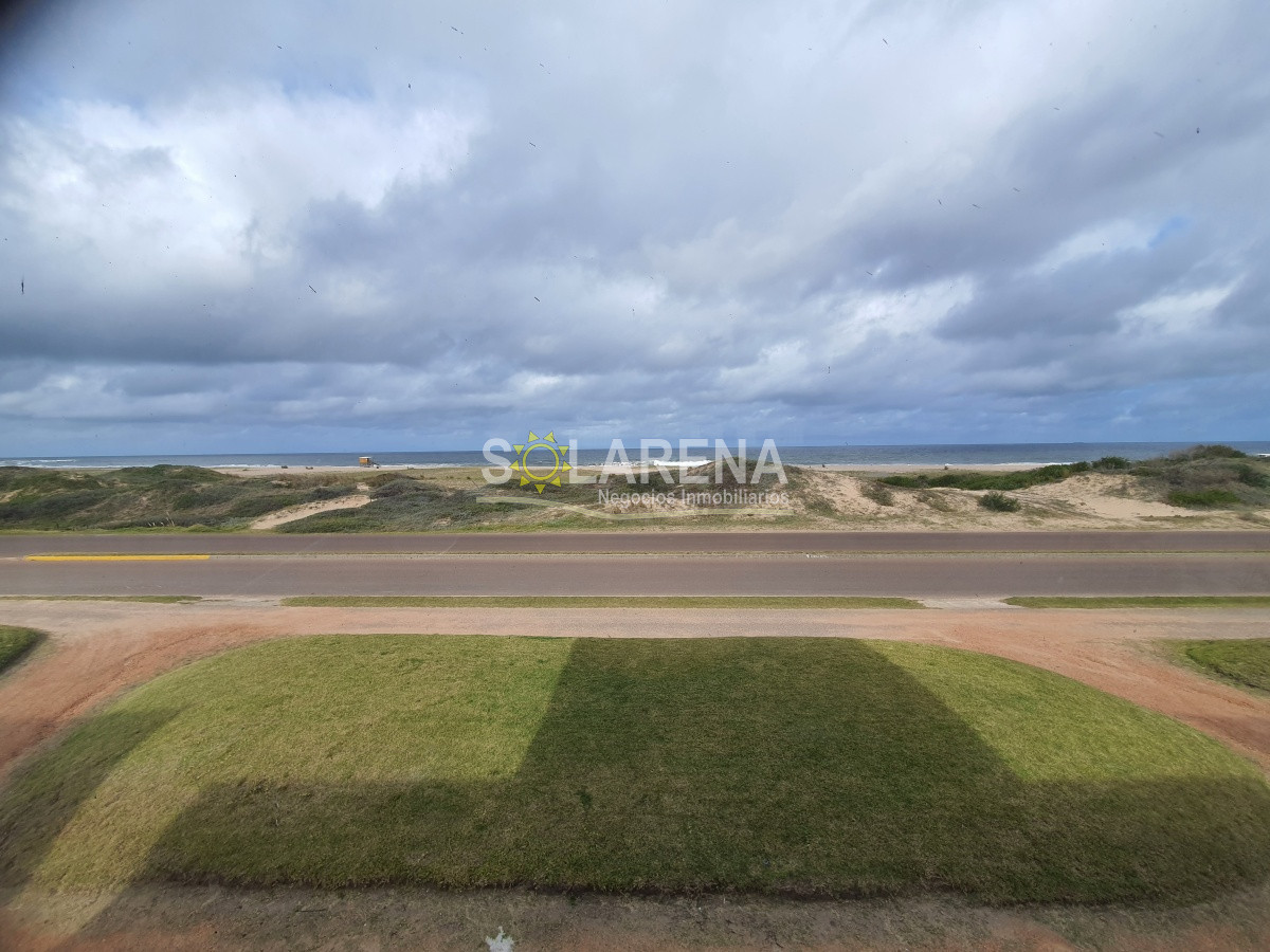 Casa ID.5548 - Mansión frente al mar, La Barra