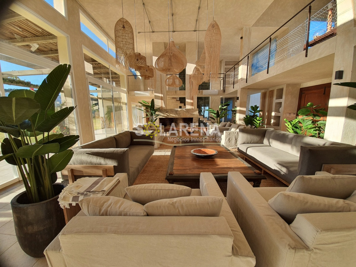 Casa ID.5548 - Mansión frente al mar, La Barra