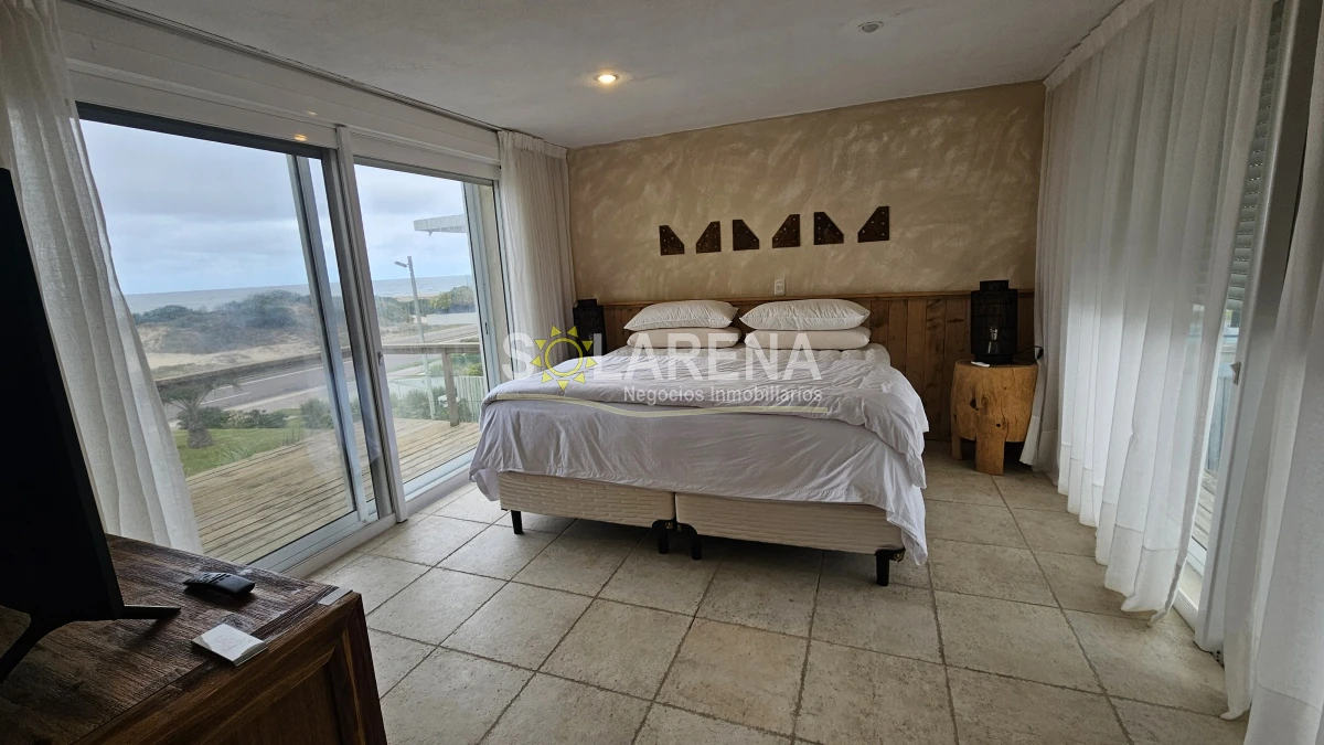 Casa ID.5548 - Mansión frente al mar, La Barra