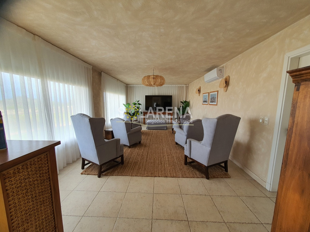 Casa ID.5548 - Mansión frente al mar, La Barra