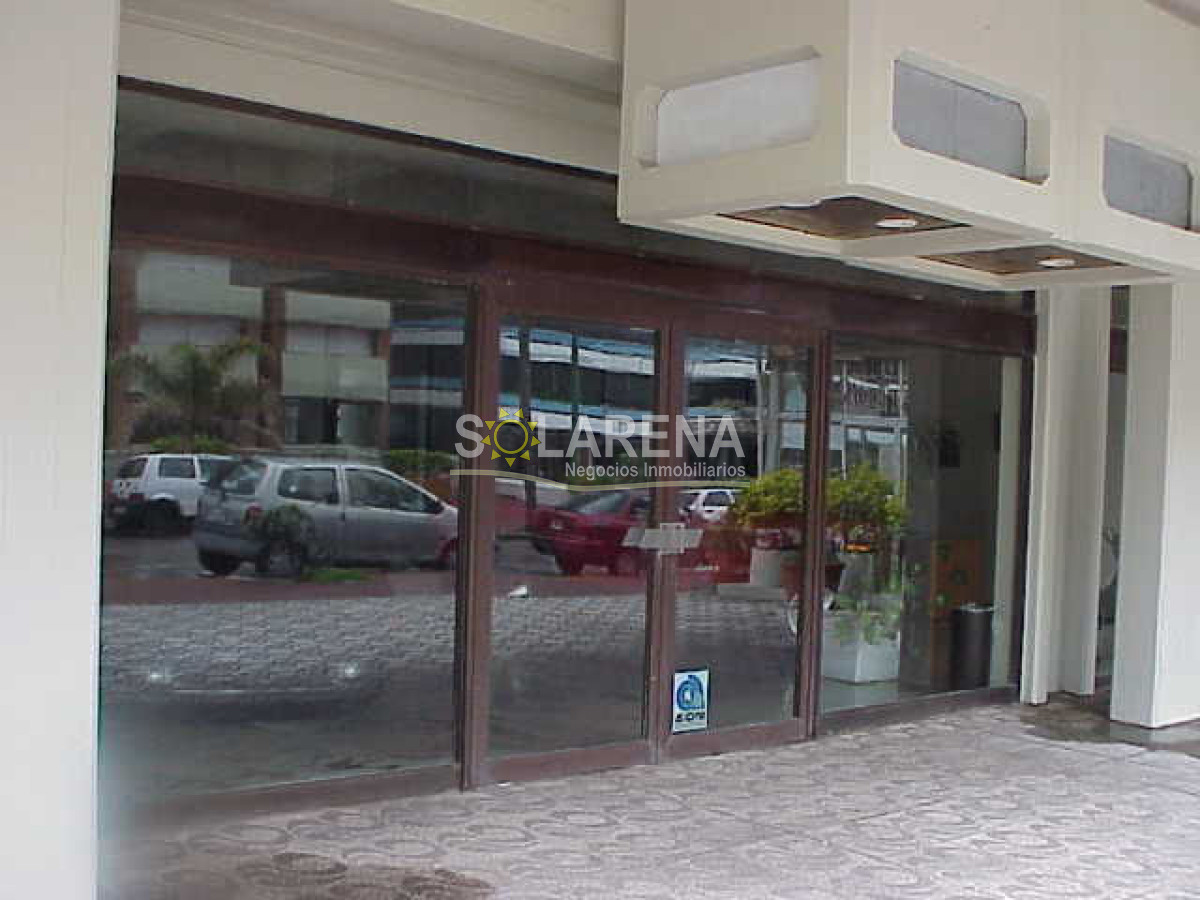 Local Comercial ID.6370 - Local en Punta del Este, Península