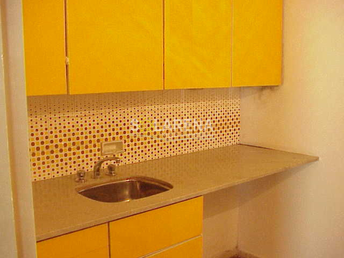 Local Comercial ID.6370 - Local en Punta del Este, Península
