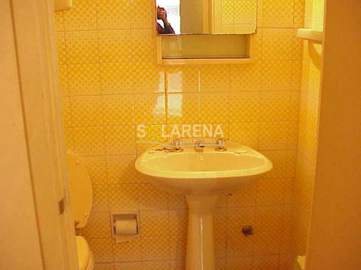 Local Comercial ID.6370 - Local en Punta del Este, Península