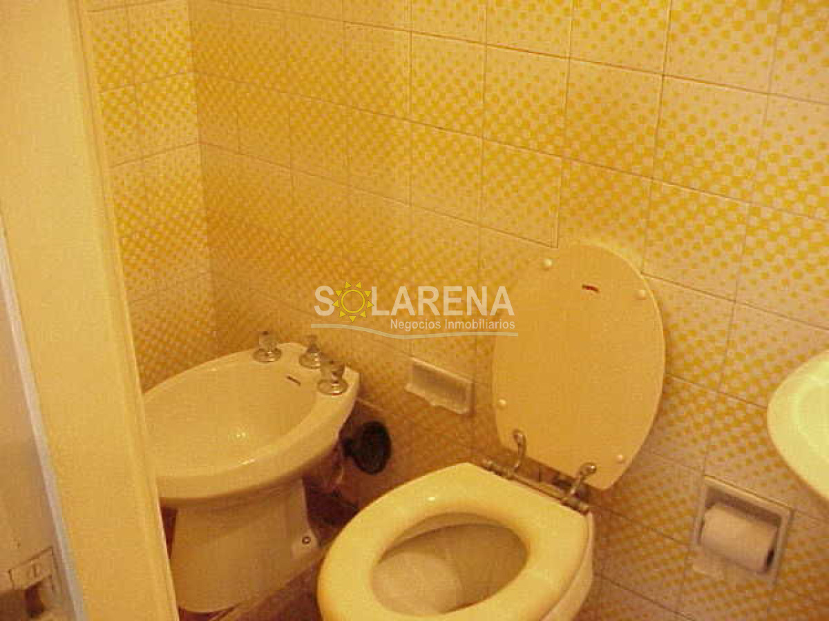 Local Comercial ID.6370 - Local en Punta del Este, Península