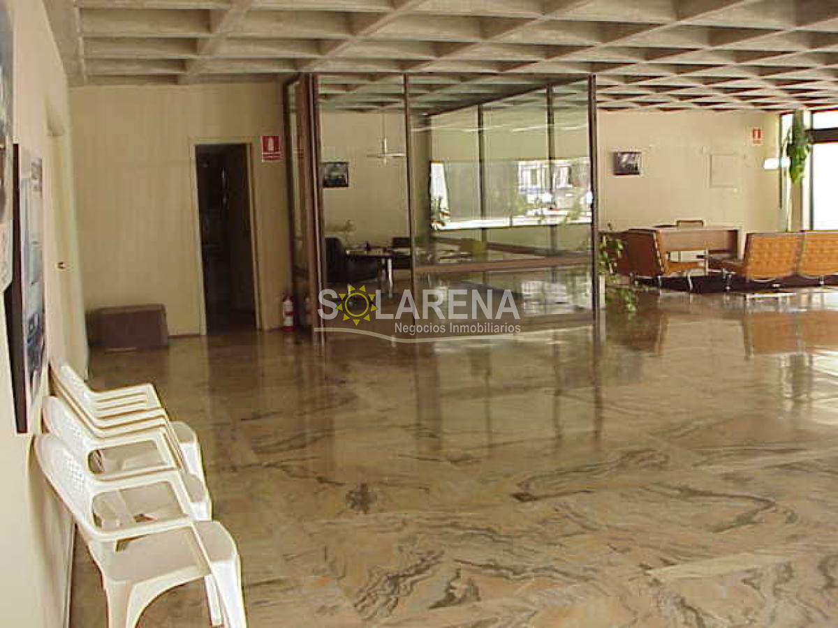 Local Comercial ID.6370 - Local en Punta del Este, Península