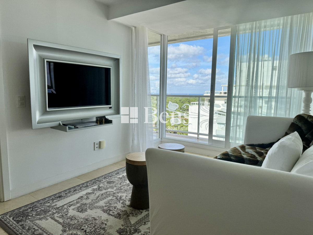 Apartamento ID.533 - VENTA - APARTAMENTO 1 DORMITORIO - COCHERA Y BAULERA - FULL AMENITIES - MANSA - PUNTA DEL ESTE 