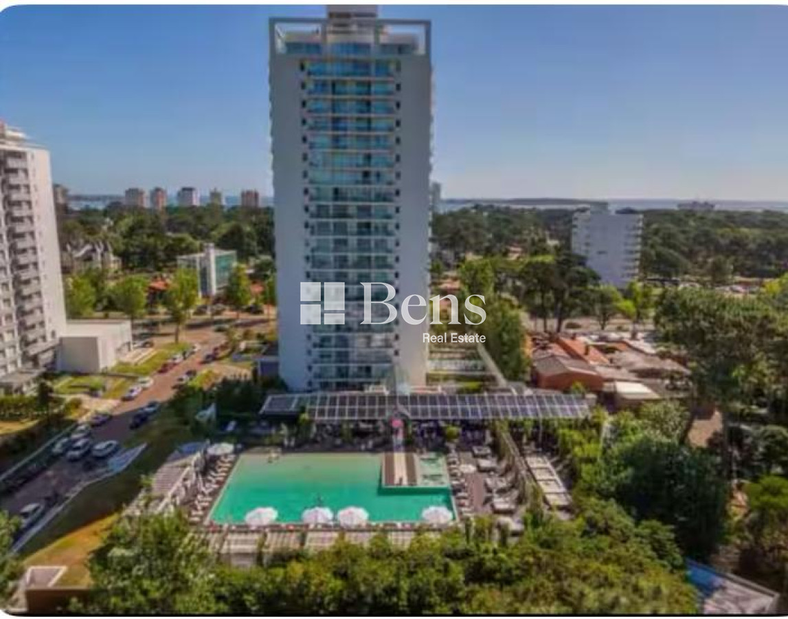 Apartamento ID.532 - VENTA - APARTAMENTO 1 DORMITORIO Y AUXILAR - COCHERA Y BAULERA - FULL AMENITIES - MANSA - PUNTA DEL ESTE 