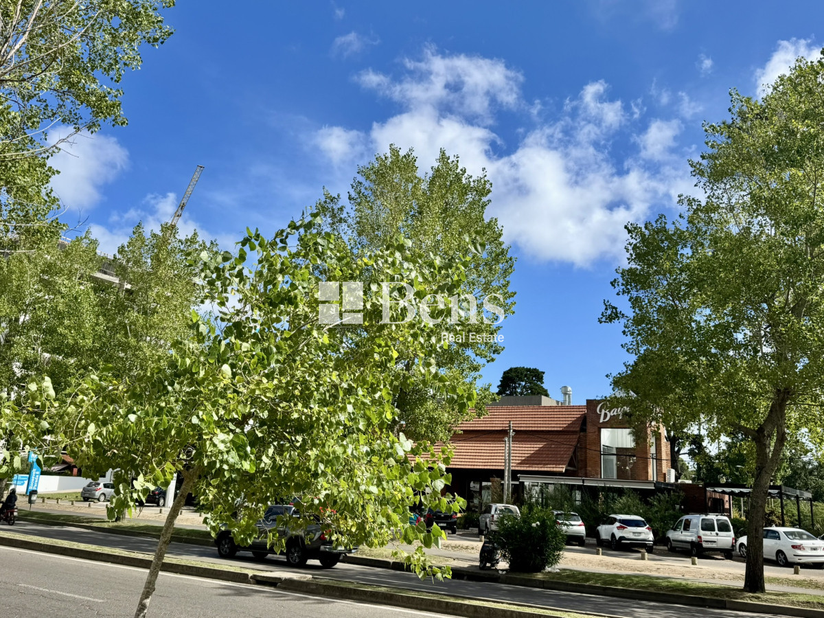 Apartamento ID.532 - VENTA - APARTAMENTO 1 DORMITORIO Y AUXILAR - COCHERA Y BAULERA - FULL AMENITIES - MANSA - PUNTA DEL ESTE 