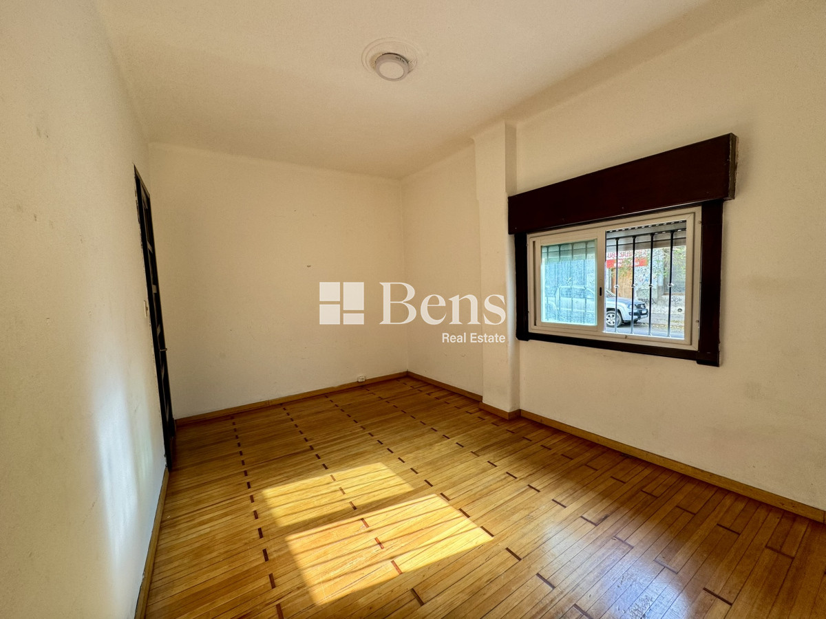 Apartamento ID.540 - VENTA - APARTAMENTO 2 AMPLIOS DORMITORIOS - AL FRENTE - PLANTA BAJA - CENTRO