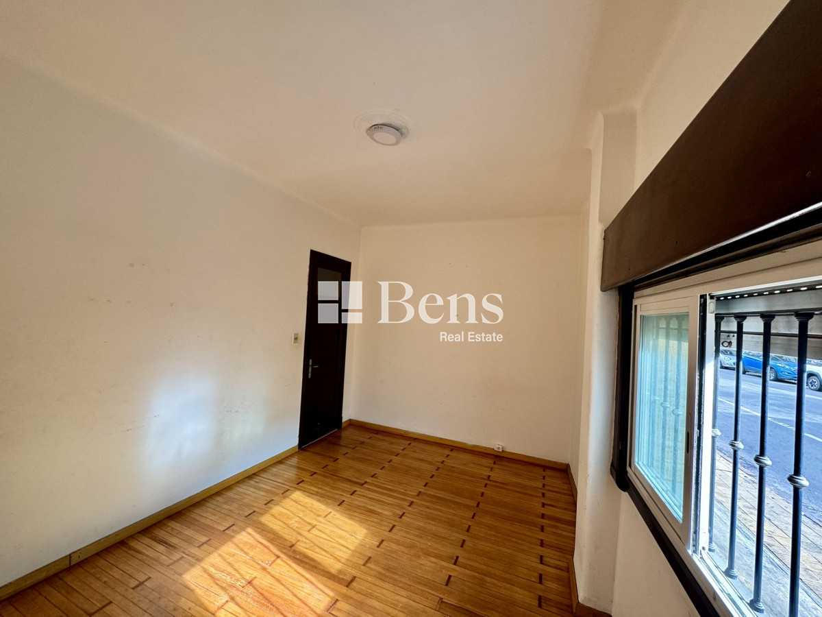 Apartamento ID.540 - VENTA - APARTAMENTO 2 AMPLIOS DORMITORIOS - AL FRENTE - PLANTA BAJA - CENTRO