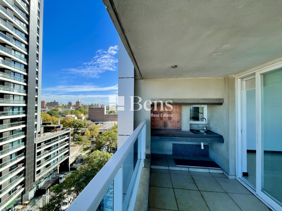 Apartamento ID.539 - Venta con Renta Apartamento Tres Dormitorios Buceo Garaje y Box