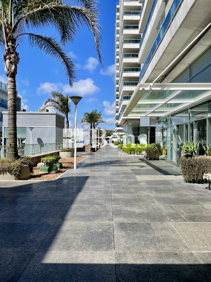 Apartamento ID.538 - Venta Apartamento 3 Dormitorios en Buceo - Piso Alto con Parrillero, Garaje y Amenities