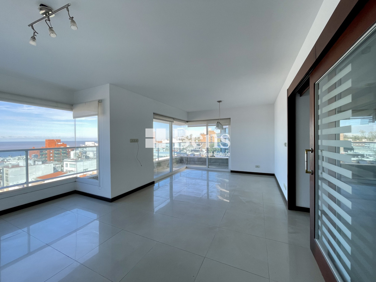 Apartamento ID.538 - Venta Apartamento 3 Dormitorios en Buceo - Piso Alto con Parrillero, Garaje y Amenities