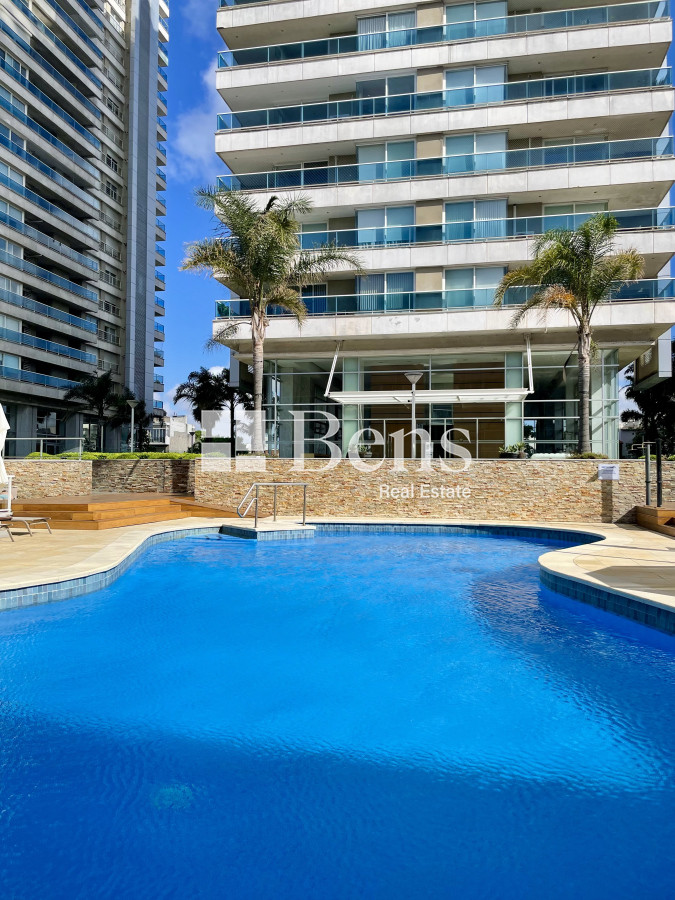 Apartamento ID.539 - Venta con Renta Apartamento Tres Dormitorios Buceo Garaje y Box