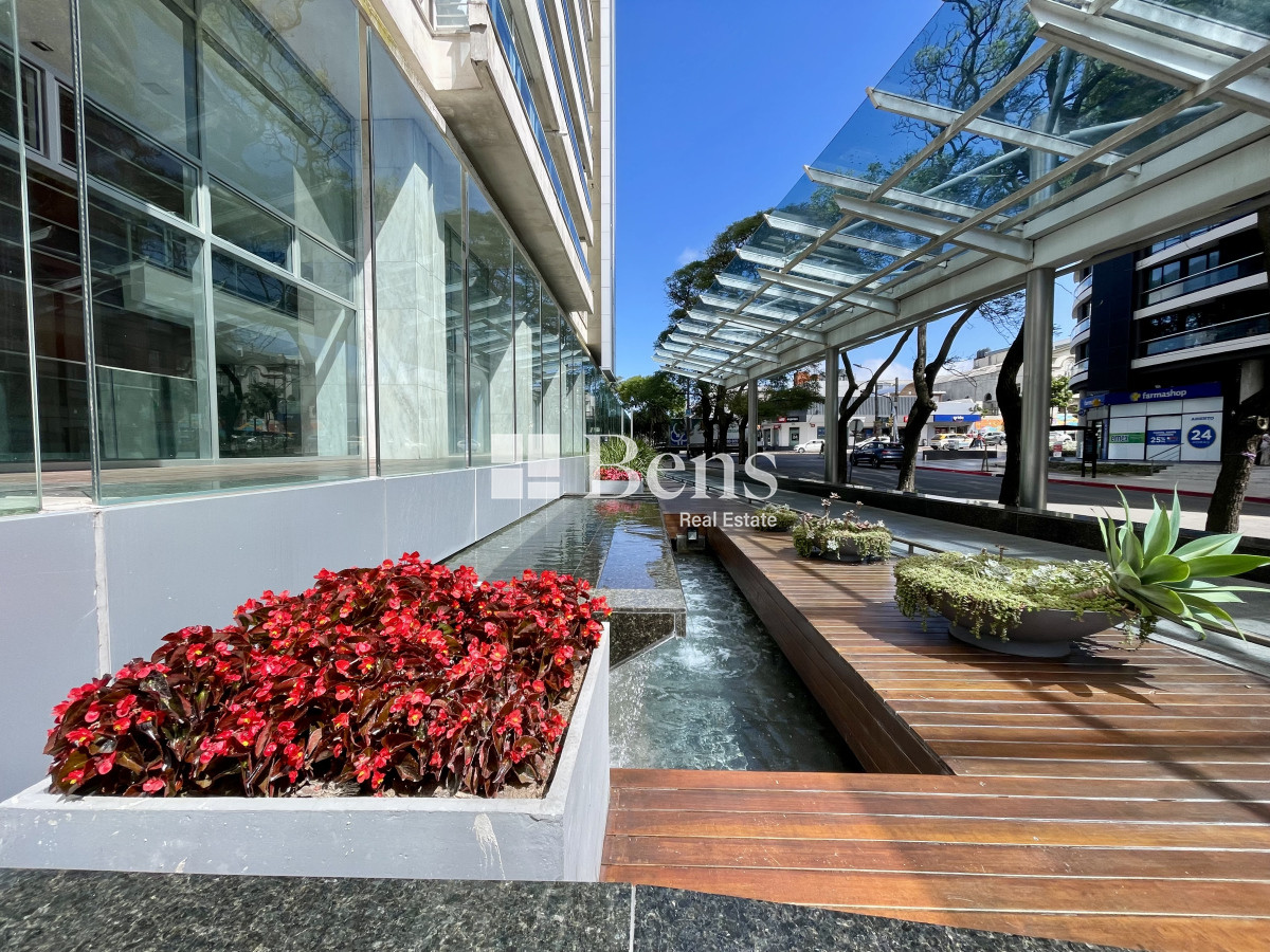 Apartamento ID.538 - Venta Apartamento 3 Dormitorios en Buceo - Piso Alto con Parrillero, Garaje y Amenities