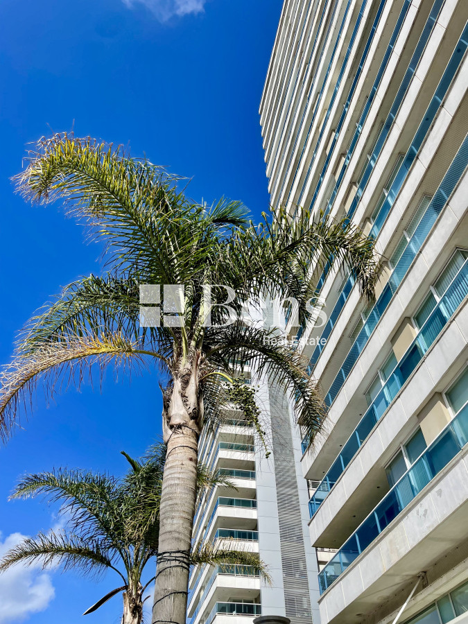 Apartamento ID.539 - Venta con Renta Apartamento Tres Dormitorios Buceo Garaje y Box
