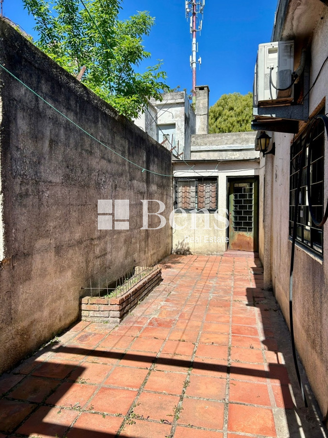 Casa ID.356 - VENTA - CASA PADRON UNICO - OPORTUNIDAD - 3 DORMITORIOS - AMPLIO PATIO - PEREZ CASTELLANOS
