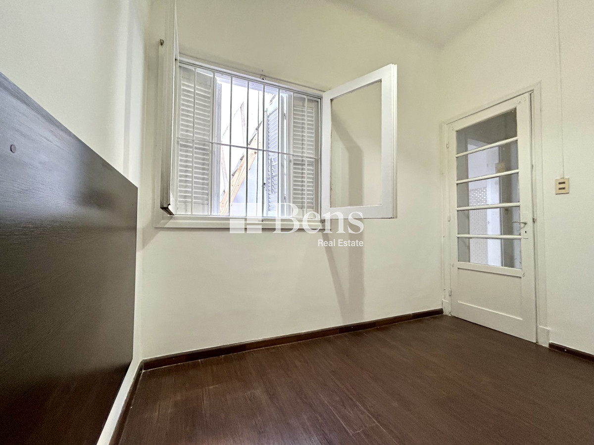 Casa ID.498 - VENTA – CASA DOS AMPLIOS DORMITORIOS – PATIO Y AZOTEA - POCITOS