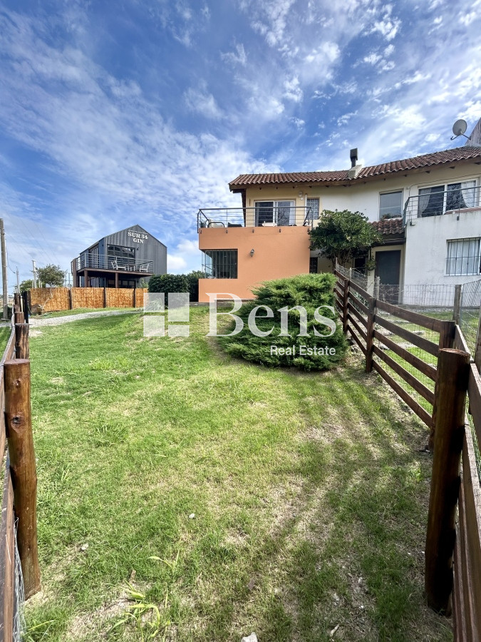 Casa ID.494 - VENTA – CASA AMPLIOS DORMITORIOS – BALCÓN - PARQUE Y BARBACOA -REAL DE SAN CARLOS - COLONIA DEL SACRAMENTO