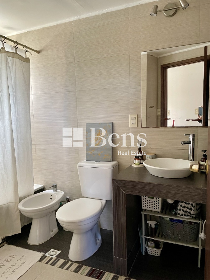 Casa ID.493 - VENTA - CASA AMPLIOS DORMITORIOS - BALCÓN - PARQUE Y BARBACOA -REAL DE SAN CARLOS - COLONIA DEL SACRAMENTO