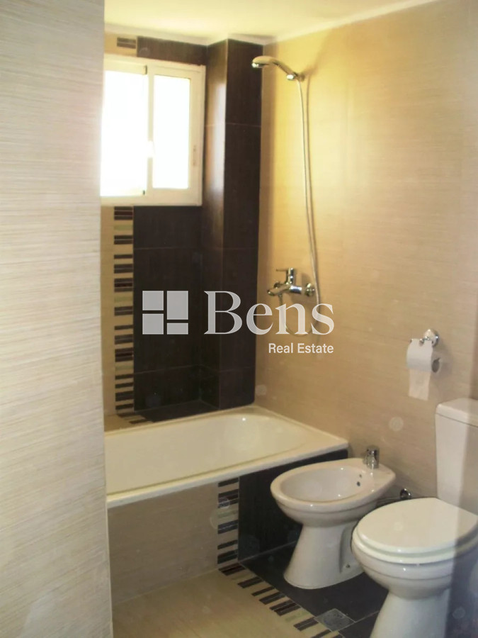 Casa ID.494 - VENTA – CASA AMPLIOS DORMITORIOS – BALCÓN - PARQUE Y BARBACOA -REAL DE SAN CARLOS - COLONIA DEL SACRAMENTO