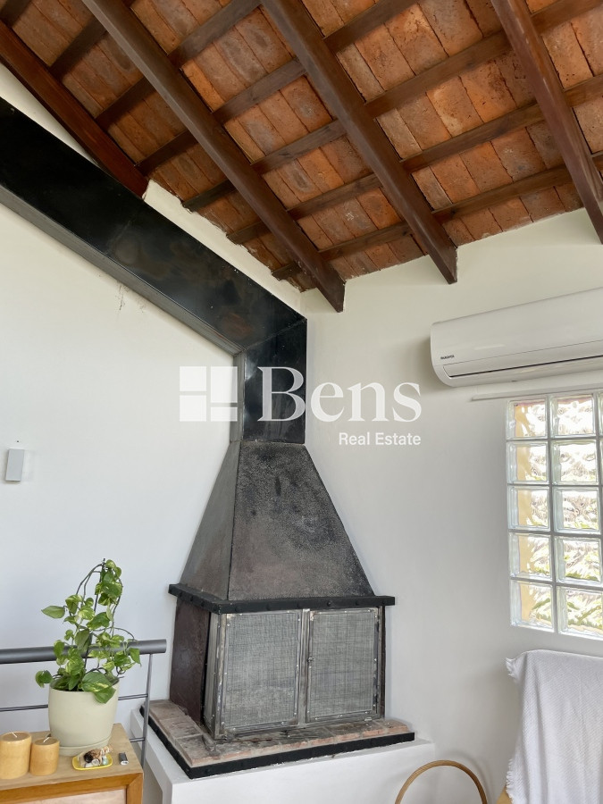 Casa ID.493 - VENTA - CASA AMPLIOS DORMITORIOS - BALCÓN - PARQUE Y BARBACOA -REAL DE SAN CARLOS - COLONIA DEL SACRAMENTO
