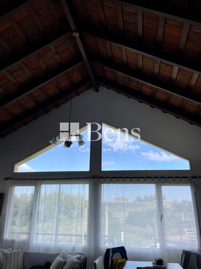 Casa ID.493 - VENTA - CASA AMPLIOS DORMITORIOS - BALCÓN - PARQUE Y BARBACOA -REAL DE SAN CARLOS - COLONIA DEL SACRAMENTO