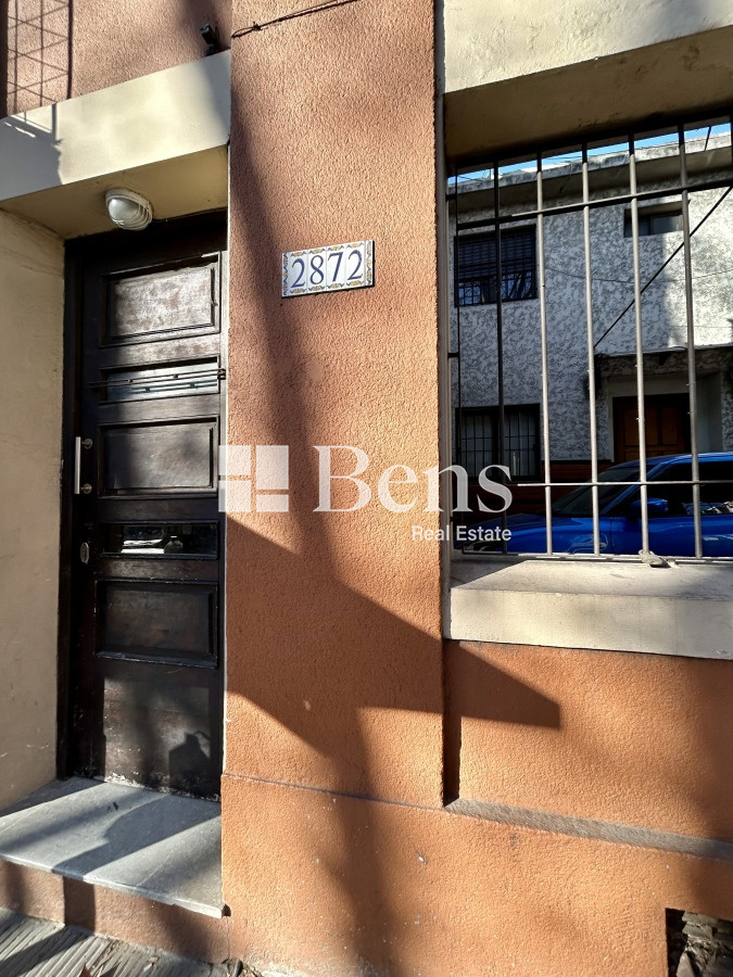 Casa ID.498 - VENTA – CASA DOS AMPLIOS DORMITORIOS – PATIO Y AZOTEA - POCITOS