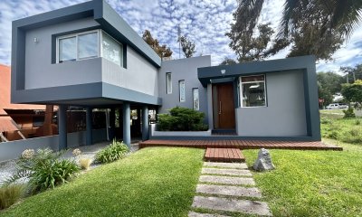 VENTA ? CASA 2 AMPLIOS DORMITORIOS ? ESCRITORIO - BARBACOA - PADRÓN ÚNICO - REAL DE SAN CARLOS - COLONIA DEL SACRAMENTO
