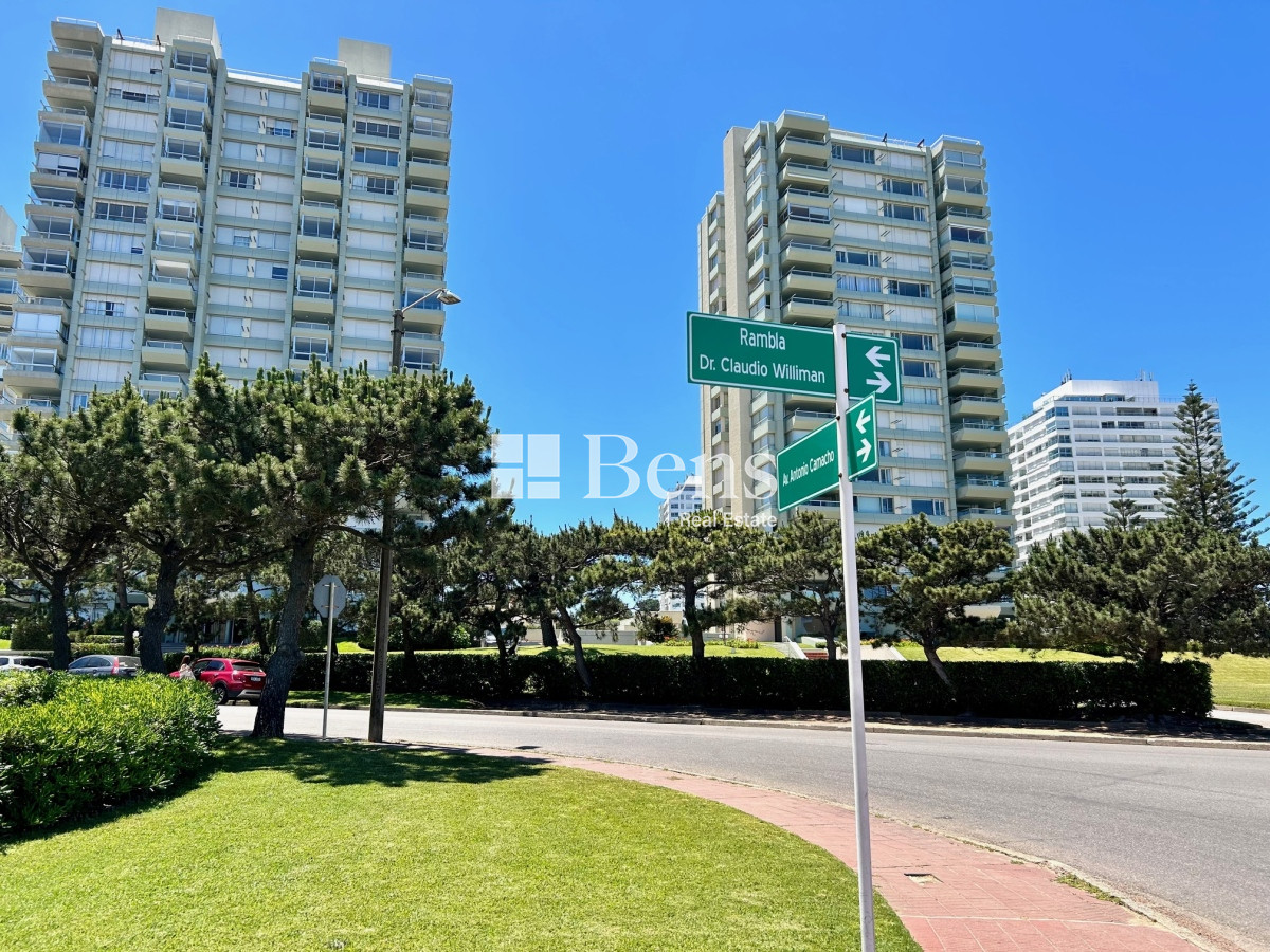 Apartamento ID.446 - ALQUILER - APARTAMENTO 3 DORMITORIOS CON GARAGE - PARADA 19 PLAYA MANSA