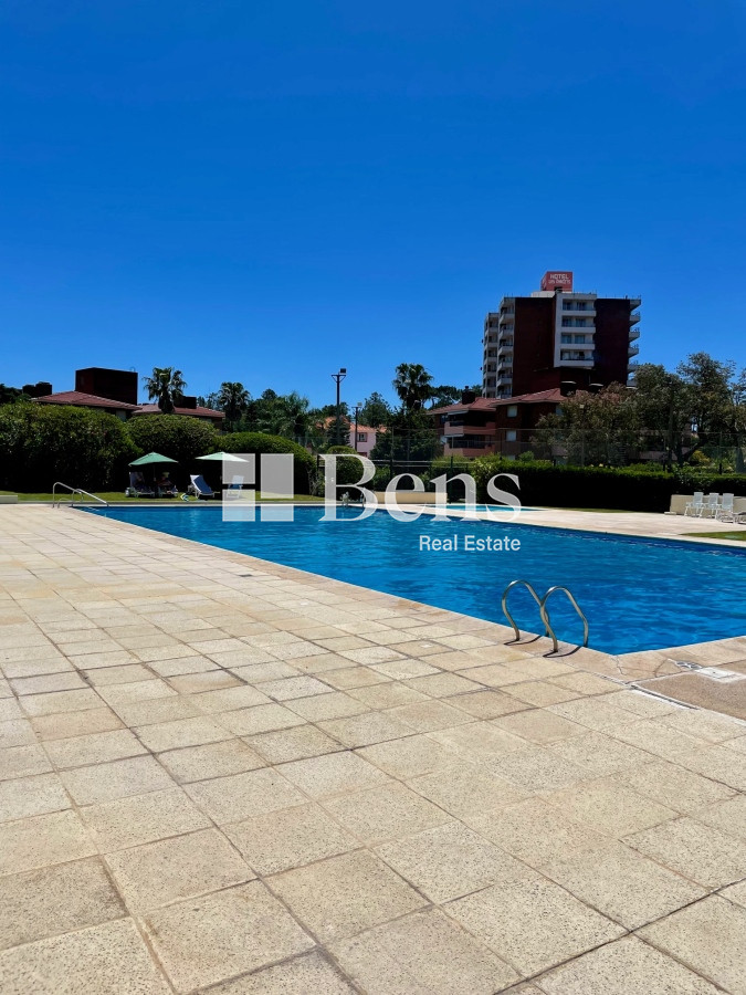 Apartamento ID.446 - ALQUILER - APARTAMENTO 3 DORMITORIOS CON GARAGE - PARADA 19 PLAYA MANSA