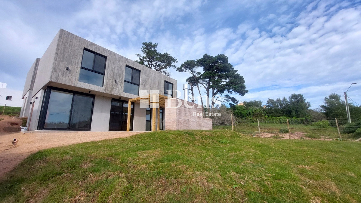 Apartamento ID.442 - Venta - Casa a estrenar - 3 Dormitorios - Parada 42 de la Mansa - Punta del este