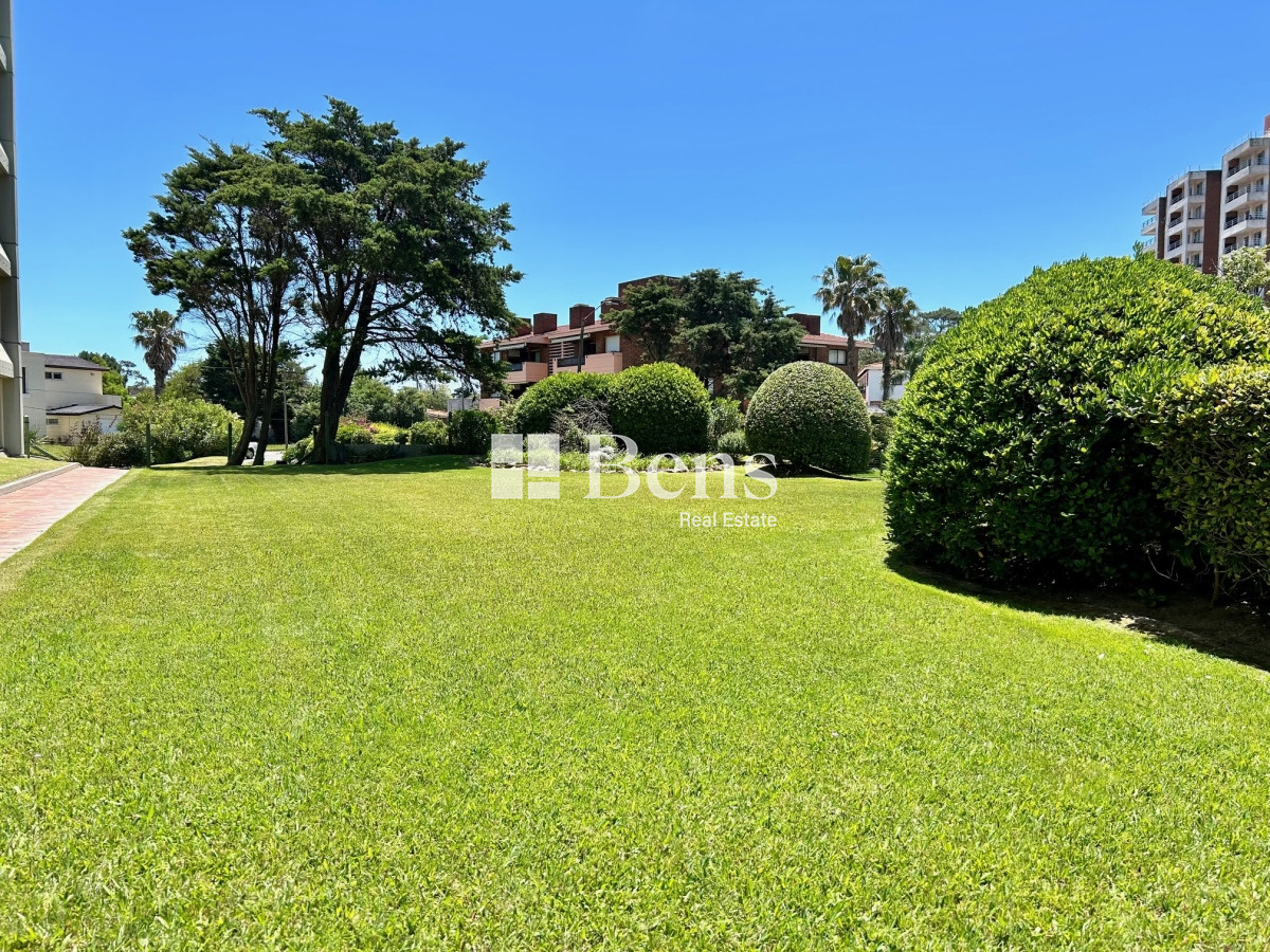 Apartamento ID.446 - ALQUILER - APARTAMENTO 3 DORMITORIOS CON GARAGE - PARADA 19 PLAYA MANSA