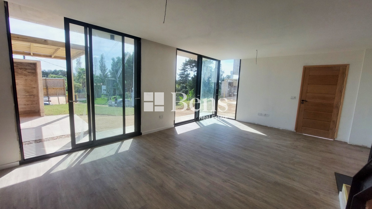 Apartamento ID.445 -    Venta - Casa a estrenar - 3 Dormitorios - Parada 42 de la Mansa - Punta del este.