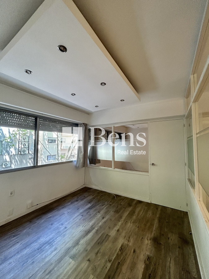 Oficina ID.375 - VENTA - OFICINA IMPECABLE ESTADO - CENTRO - MONTEVIDEO - ACEPTA PERMUTA 