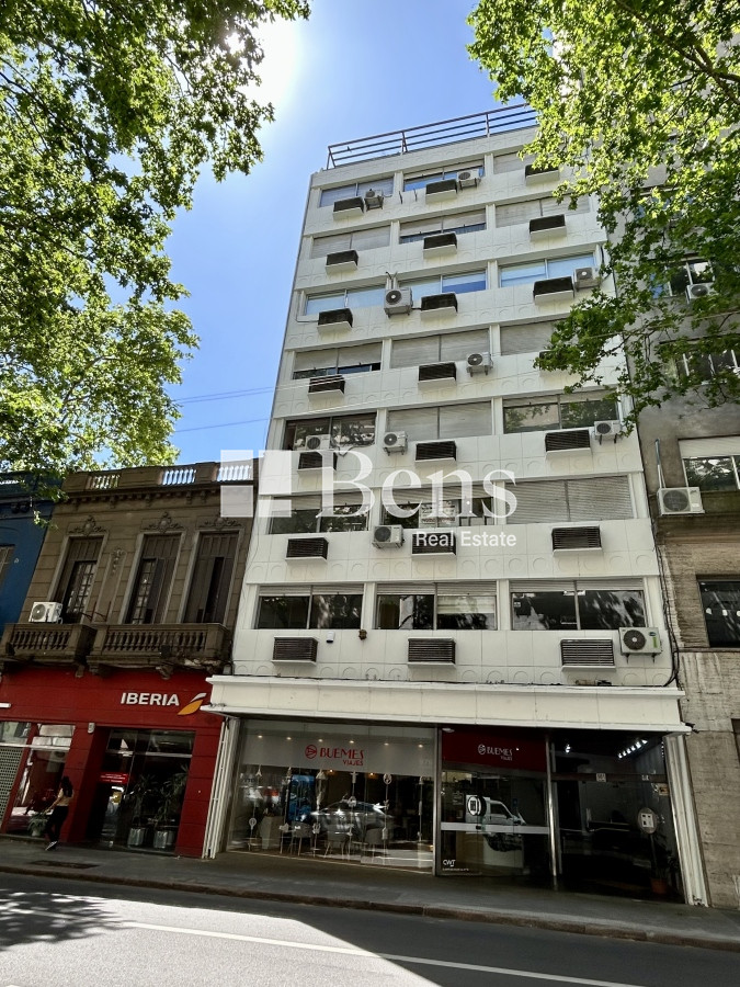 Oficina ID.375 - VENTA - OFICINA IMPECABLE ESTADO - CENTRO - MONTEVIDEO - ACEPTA PERMUTA 