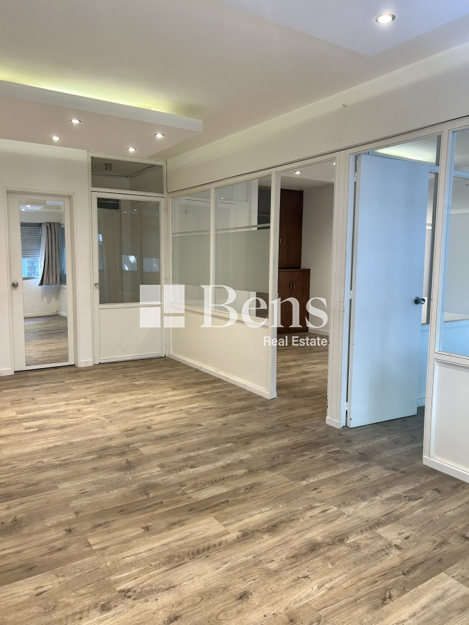 Oficina ID.375 - VENTA - OFICINA IMPECABLE ESTADO - CENTRO - MONTEVIDEO - ACEPTA PERMUTA 