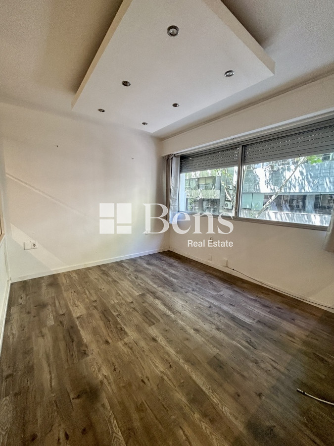 Oficina ID.375 - VENTA - OFICINA IMPECABLE ESTADO - CENTRO - MONTEVIDEO - ACEPTA PERMUTA 