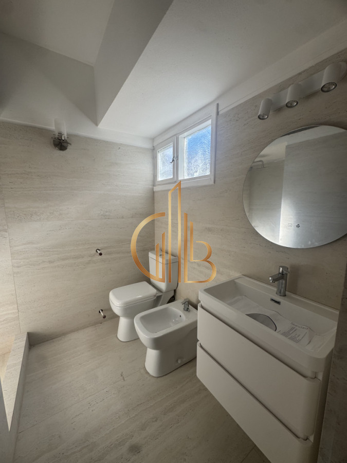 Casa ID.1 - Residencia clásica con 5 dormitorios y jardín amplio, a metros del mar