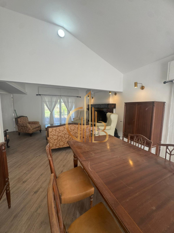 Casa ID.62 - Residencia clásica con 5 dormitorios y jardín amplio, a metros del mar