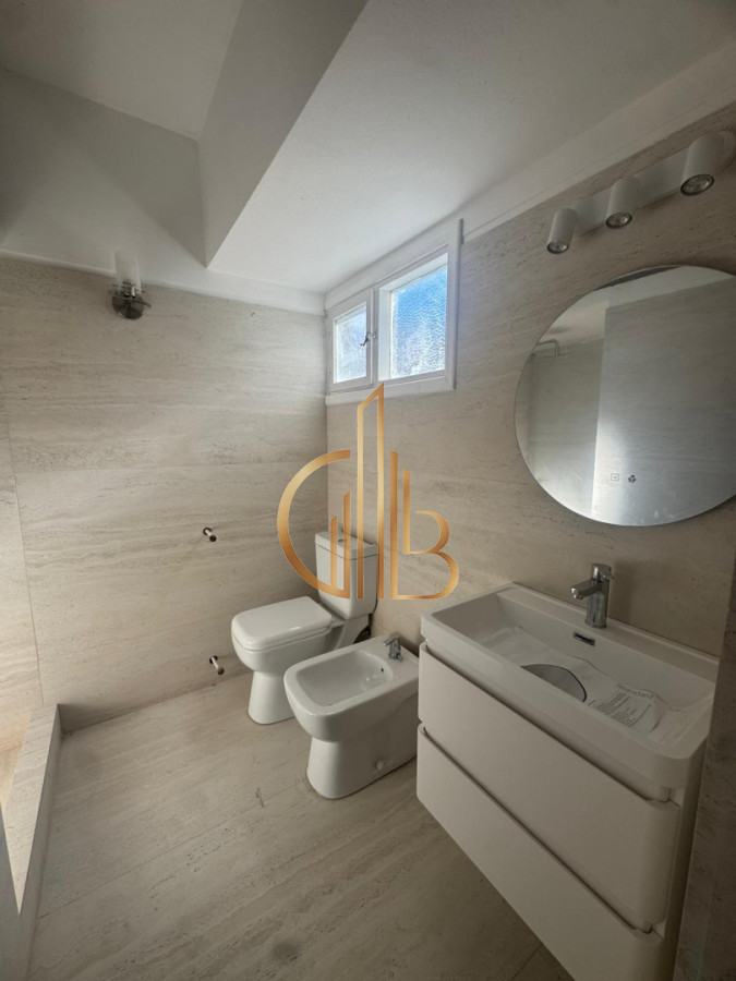 Casa ID.62 - Residencia clásica con 5 dormitorios y jardín amplio, a metros del mar