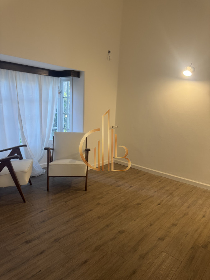 Casa ID.1 - Residencia clásica con 5 dormitorios y jardín amplio, a metros del mar